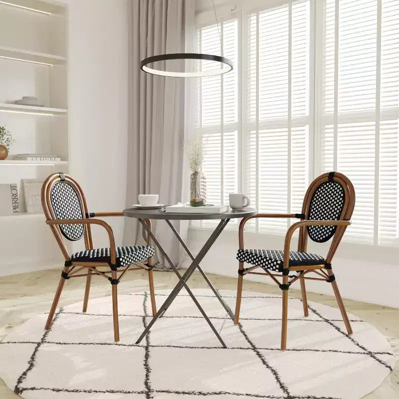 Set di Due Sedie Impilabili con Braccioli Emma & Oliver Colmar Stile Bistrot Thonet da Interno/Esterno, Seduta in Rattan PE e Struttura in Metallo