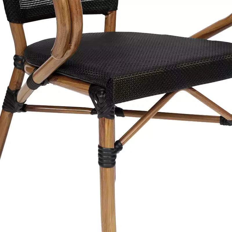 Merrick Lane Mael Set di Due Sedie Impilabili in Stile Bistrò Thonet con Braccioli, Seduta in Textilene e Telaio in Metallo con Finitura Bambù per Interni/Esterni