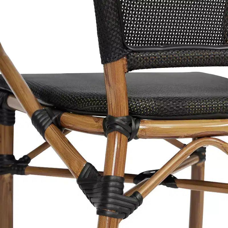 Merrick Lane Mael Set di Due Sedie Impilabili in Stile Bistrò Thonet con Braccioli, Seduta in Textilene e Telaio in Metallo con Finitura Bambù per Interni/Esterni