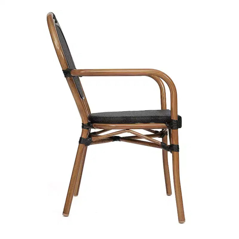 Merrick Lane Mael Set di Quattro Sedie Impilabili in Stile Bistrò Thonet con Braccioli, Seduta in Textilene e Struttura in Metallo Finitura Bambù per Interni/Esterni