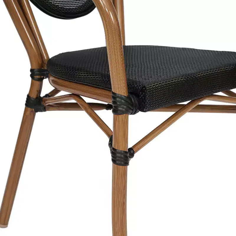 Merrick Lane Mael Set di Quattro Sedie Impilabili in Stile Bistrò Thonet con Braccioli, Seduta in Textilene e Struttura in Metallo Finitura Bambù per Interni/Esterni
