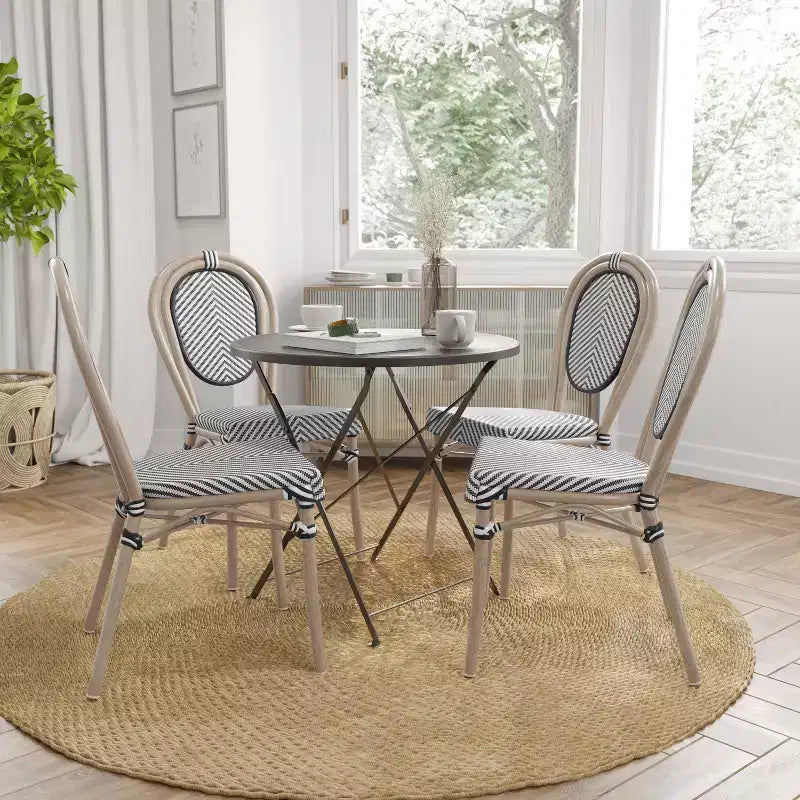Merrick Lane Mael Lot de quatre chaises empilables de style bistrot Thonet avec assise en textilène et cadre en métal finition bambou pour l'intérieur/l'extérieur
