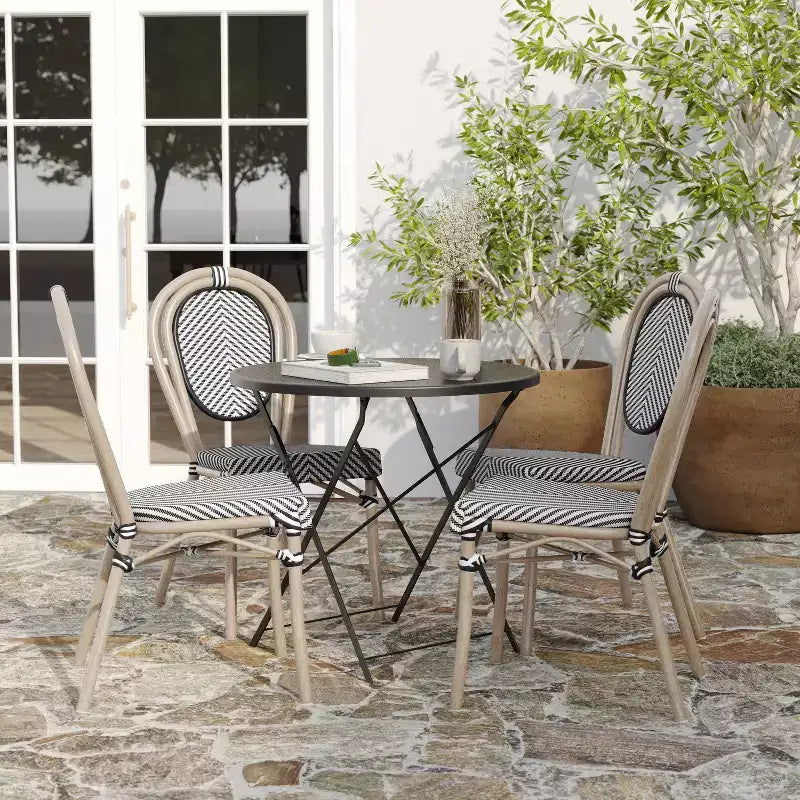 Merrick Lane Mael Lot de quatre chaises empilables de style bistrot Thonet avec assise en textilène et cadre en métal finition bambou pour l'intérieur/l'extérieur