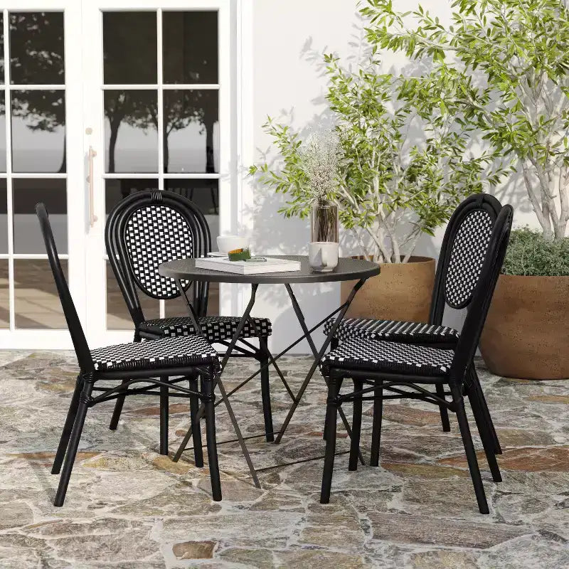 Merrick Lane Celia Set di Quattro Sedie Impilabili in Stile Bistrò Thonet, Seduta in Rattan PE e Struttura in Metallo per Uso Interno/Esterno