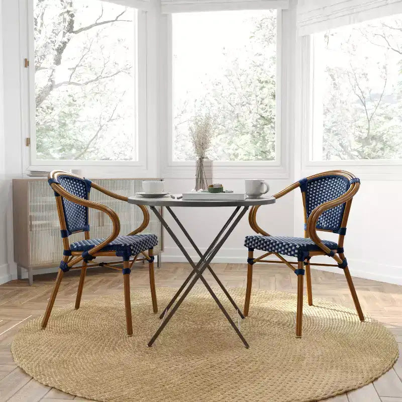 Merrick Lane Sacha - Set di due sedie impilabili in stile bistrot Thonet con braccioli, seduta in rattan PE e struttura in metallo effetto bambù per uso interno/esterno