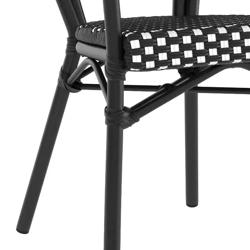 Emma & Oliver Colmar Set di Quattro Sedie da Interno/Esterno Impilabili Stile Bistrot Thonet con Braccioli, Seduta in Rattan PE e Struttura in Metallo Rifinito