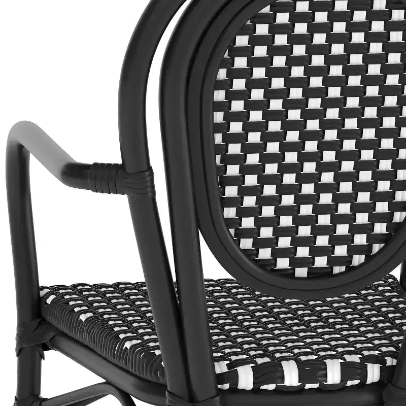 Emma & Oliver Colmar Set di Quattro Sedie da Interno/Esterno Impilabili Stile Bistrot Thonet con Braccioli, Seduta in Rattan PE e Struttura in Metallo Rifinito
