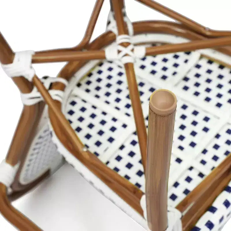 Emma & Oliver Colmar Set di Quattro Sedie da Interno/Esterno Impilabili Stile Bistrot Thonet con Braccioli, Seduta in Rattan PE e Struttura in Metallo Rifinito
