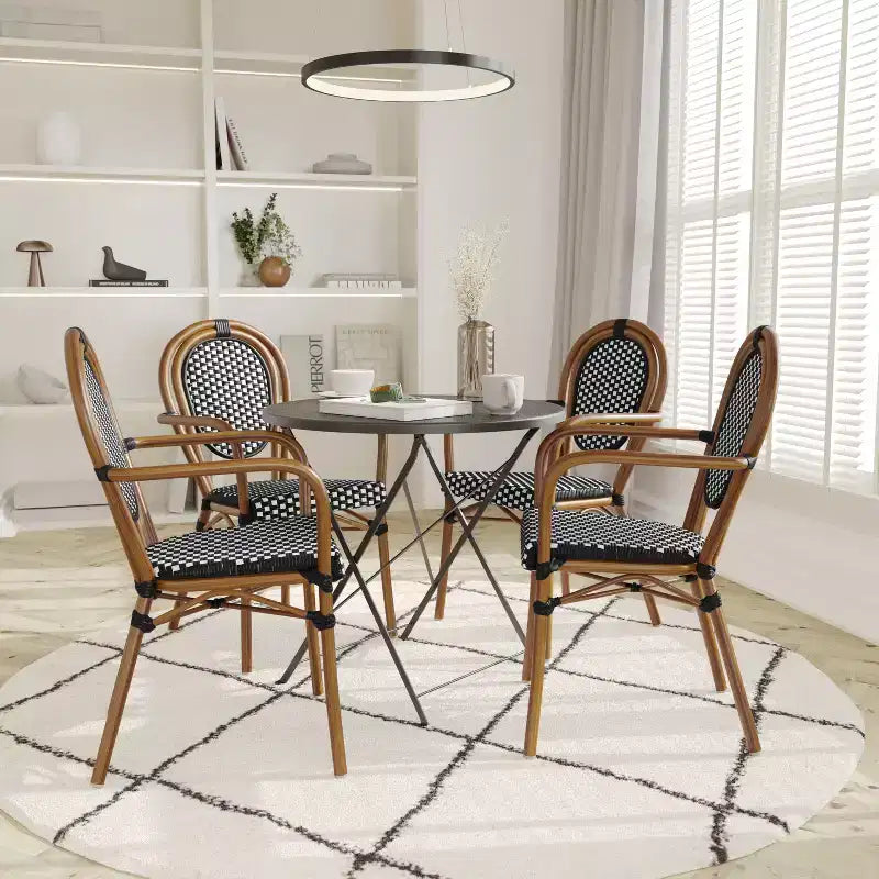 Emma & Oliver Colmar Set di Quattro Sedie da Interno/Esterno Impilabili Stile Bistrot Thonet con Braccioli, Seduta in Rattan PE e Struttura in Metallo Rifinito