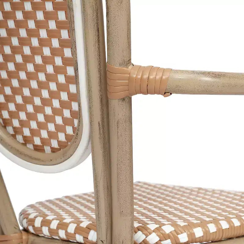 Emma & Oliver Colmar Set di Quattro Sedie da Interno/Esterno Impilabili Stile Bistrot Thonet con Braccioli, Seduta in Rattan PE e Struttura in Metallo Rifinito