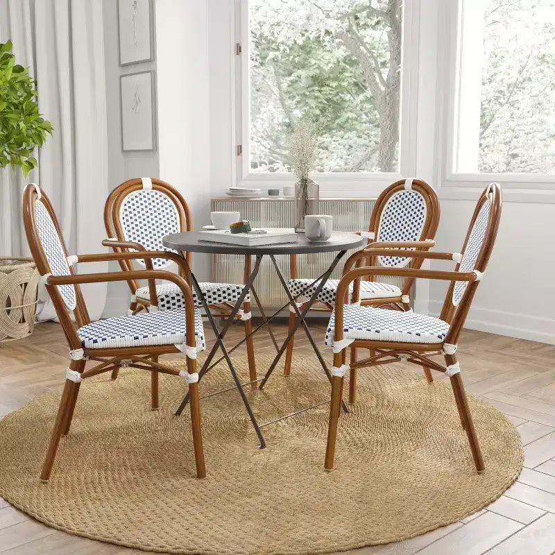 Merrick Lane Celia Set di quattro sedie impilabili in stile bistrot Thonet con braccioli, seduta in rattan PE e telaio in metallo per uso interno/esterno
