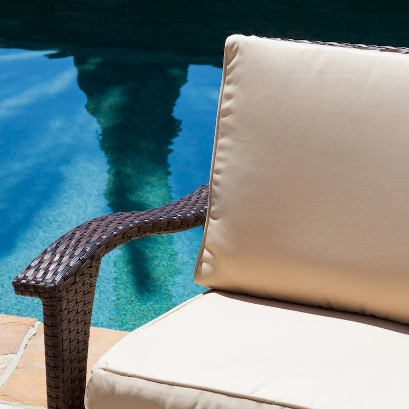 Set da salotto da esterno in vimini Waikiki da 8 pezzi con cuscini di Christopher Knight Home