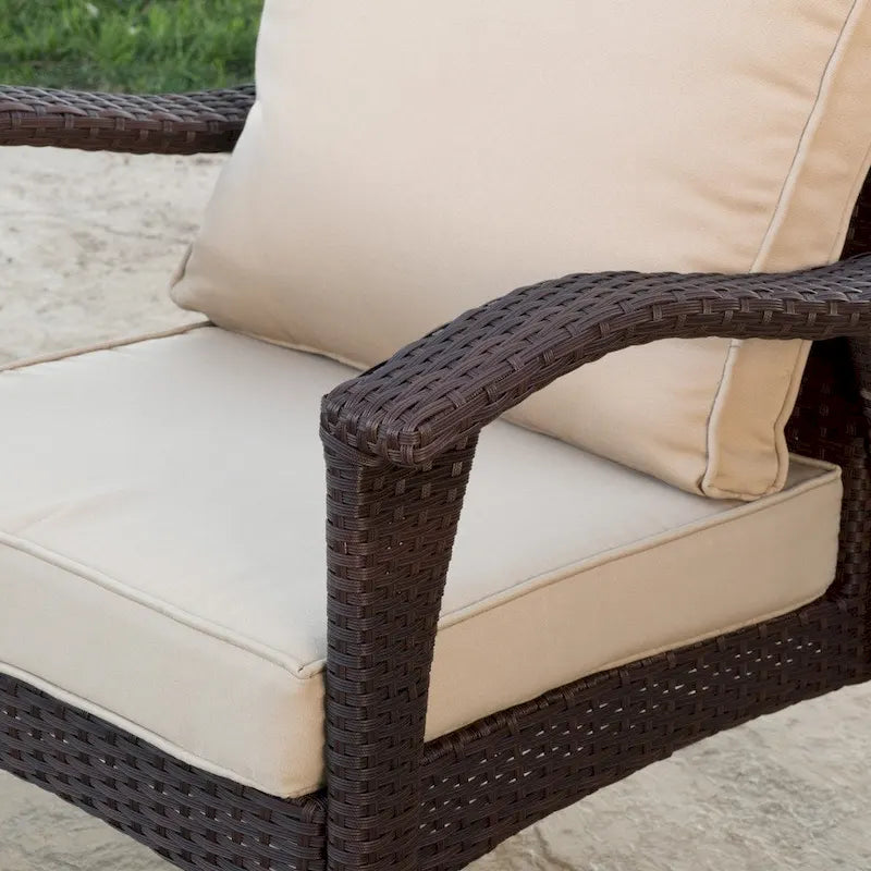 Set da conversazione da esterno a 3 pezzi in vimini Honolulu con cuscini di Christopher Knight Home