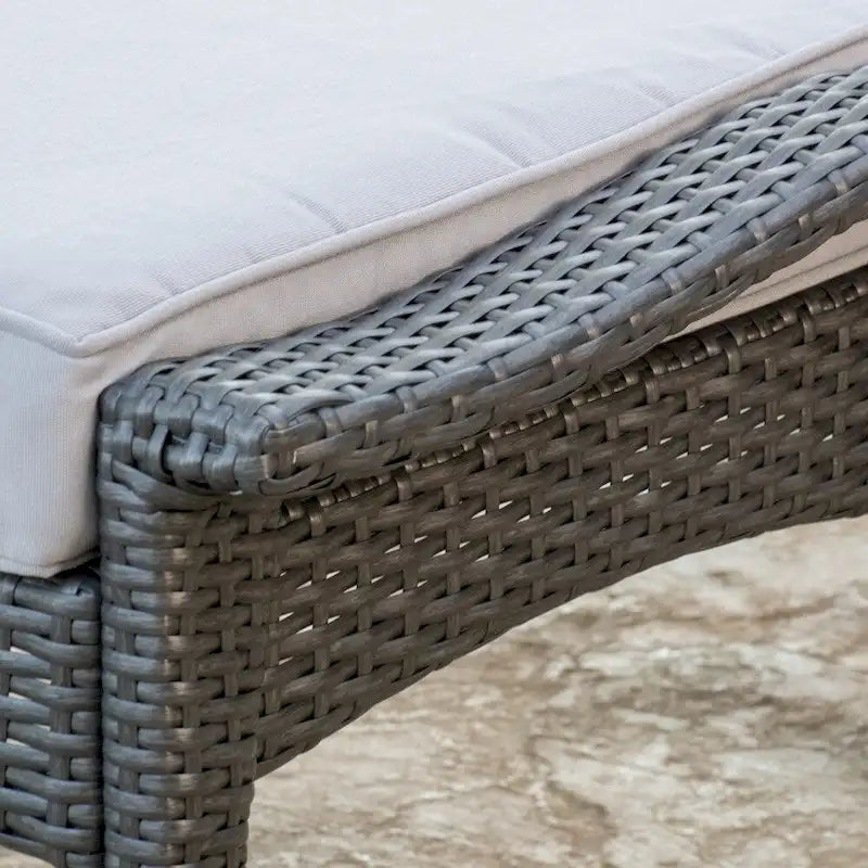 Set da salotto da esterno in vimini a 5 pezzi Honolulu con cuscini di Christopher Knight Home