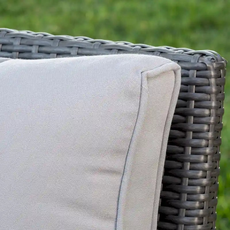 Set da salotto da esterno in vimini a 5 pezzi Honolulu con cuscini di Christopher Knight Home