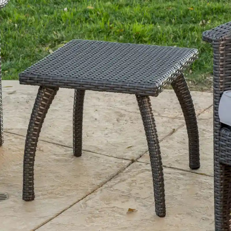 Set da salotto da esterno in vimini a 5 pezzi Honolulu con cuscini di Christopher Knight Home
