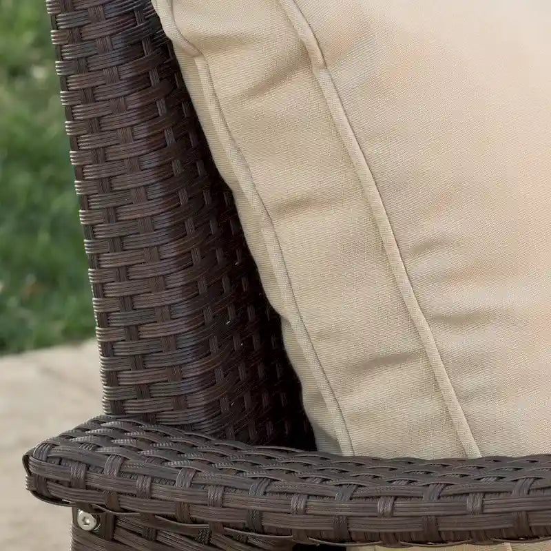 Set da salotto da esterno in vimini a 5 pezzi Honolulu con cuscini di Christopher Knight Home