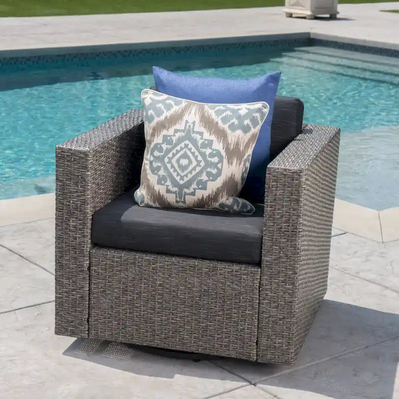 Poltrona girevole Puerta Outdoor in vimini di Christopher Knight Home
