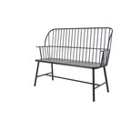 Panca da esterno con schienale alto in metallo stile griglia, gambe a cavalletto e braccioli - Nera - Roche River Decor - 19Lx48Px38A