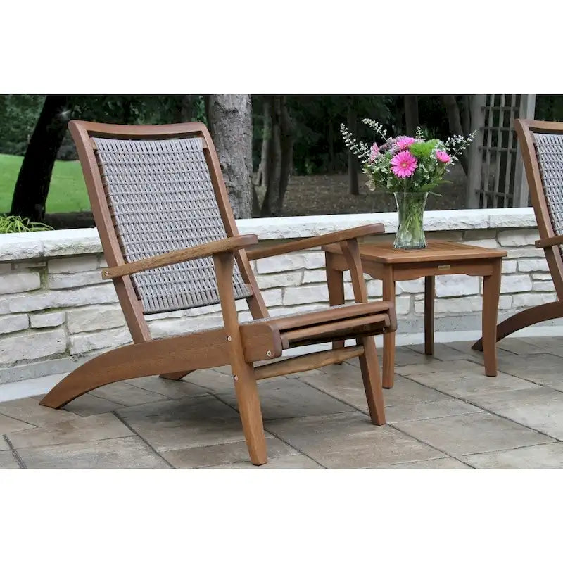 Poltrona Lounge Eilana Grey in Vimini ed Eucalipto con Poggiapiedi Integrato