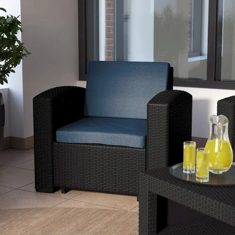 Sedia da patio CorLiving in resina per esterni