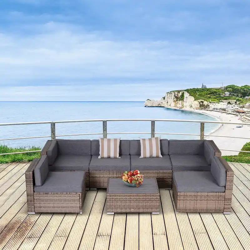 Outsunny Set Divani da Giardino 7 Pezzi in Vimini, Salotto da Esterno in Rattan Moderno con Cuscini e Tavolino