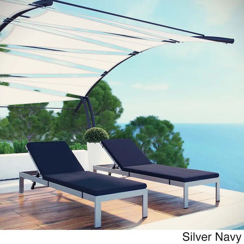 Ensemble de 2 chaises longues de patio extérieures en aluminium Shore avec coussins