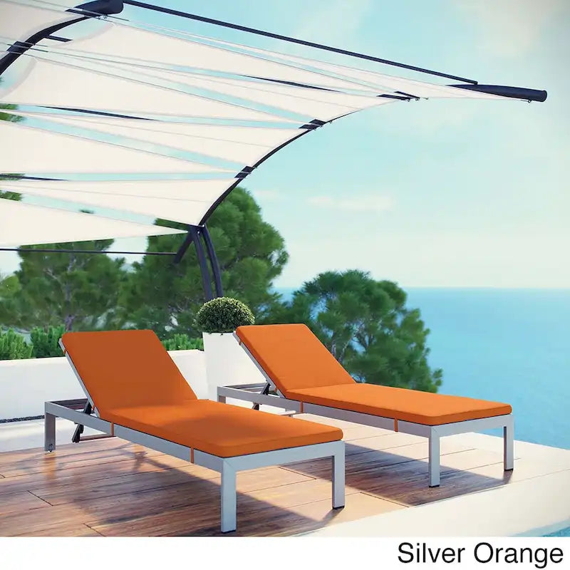 Ensemble de 2 chaises longues de patio extérieures en aluminium Shore avec coussins