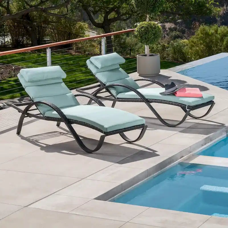 Deco 2 Aluminum Outdoor Patio Chaise Lounges Set