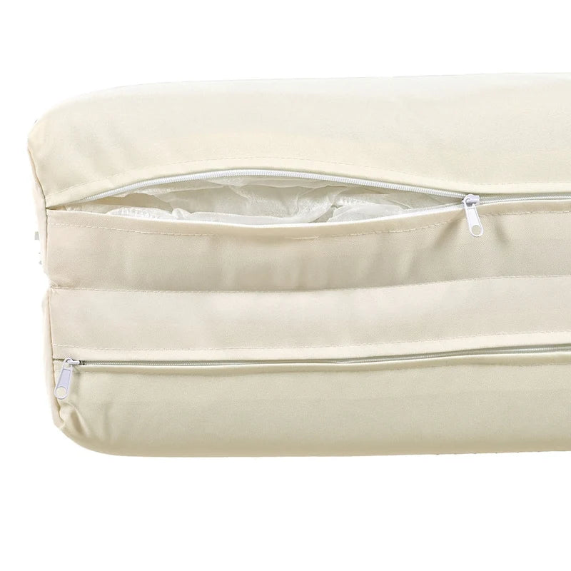 Chaise longue de jardin avec rideaux
