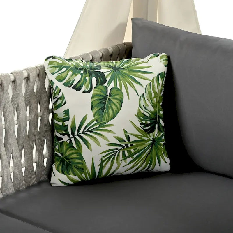 Chaise longue de jardin avec rideaux
