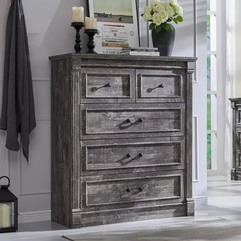 Comò a 5 cassetti per camera da letto, cassettiere alte 117 cm in stile rustico con colonna romana
