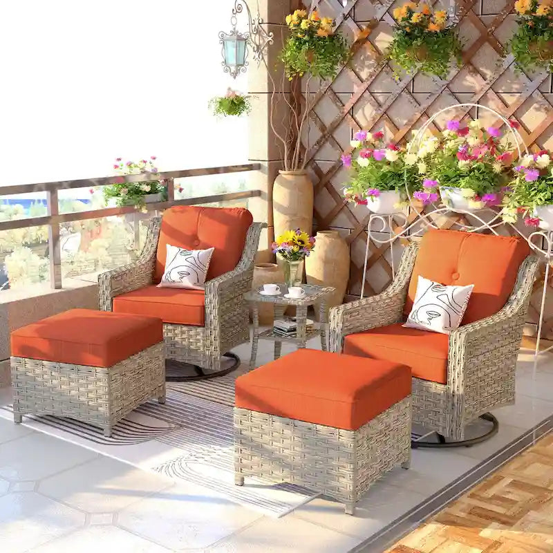 Set di sedie girevoli curve in vimini OVIOS a 5 pezzi con pouf da esterno