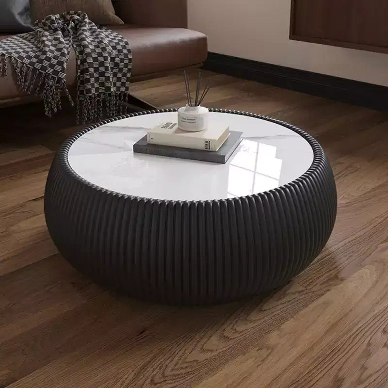 Tavolino Moderno Rotondo a Tamburo Okak con Piano in Marmo e Lato in Pelle, Tavolino da Centro alla Moda per Soggiorno, Camera da Letto