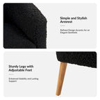 Poltrona Sheila Modern 30 W Boucle con gambe in legno massello, set da 2 di HULALA HOME